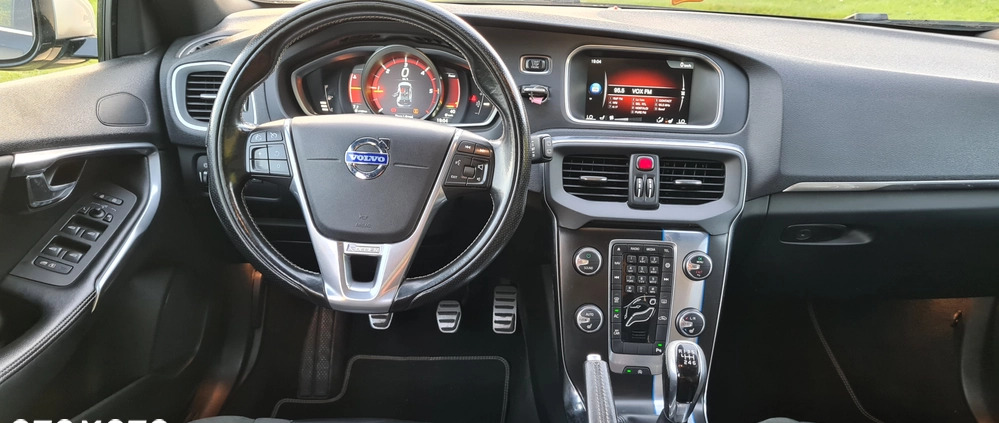 Volvo V40 cena 44900 przebieg: 229000, rok produkcji 2015 z Nowy Dwór Gdański małe 742